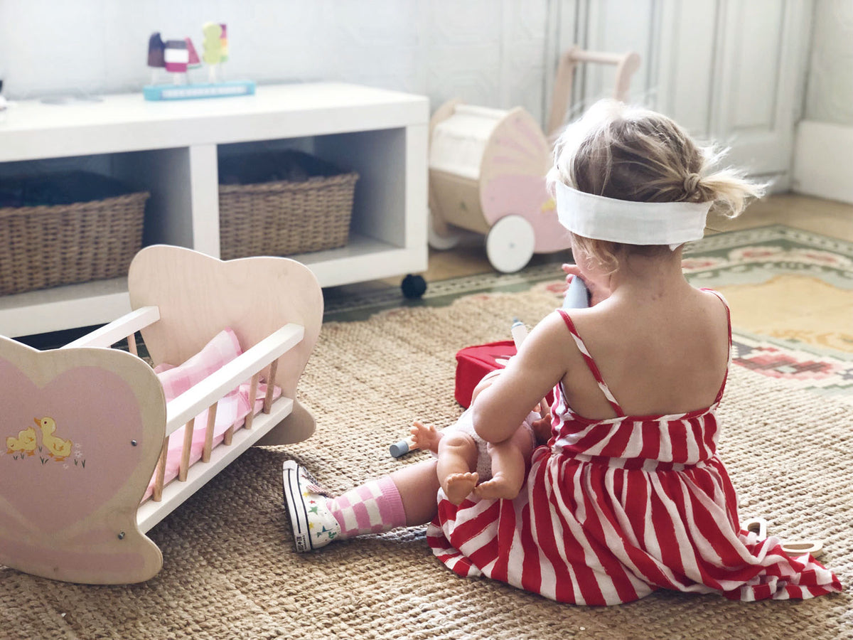 TL8101-sweetiepie-dolly-cot-