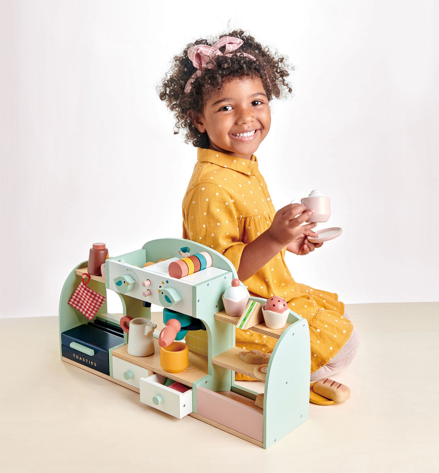 Tender Leaf Toys - Tic Tac Toe - Juego De Madera De Tic Tac Toe Con Bolsa De Cordon De Conejo Juego De Mesa De Viaje Para Ninos Y Adultos A