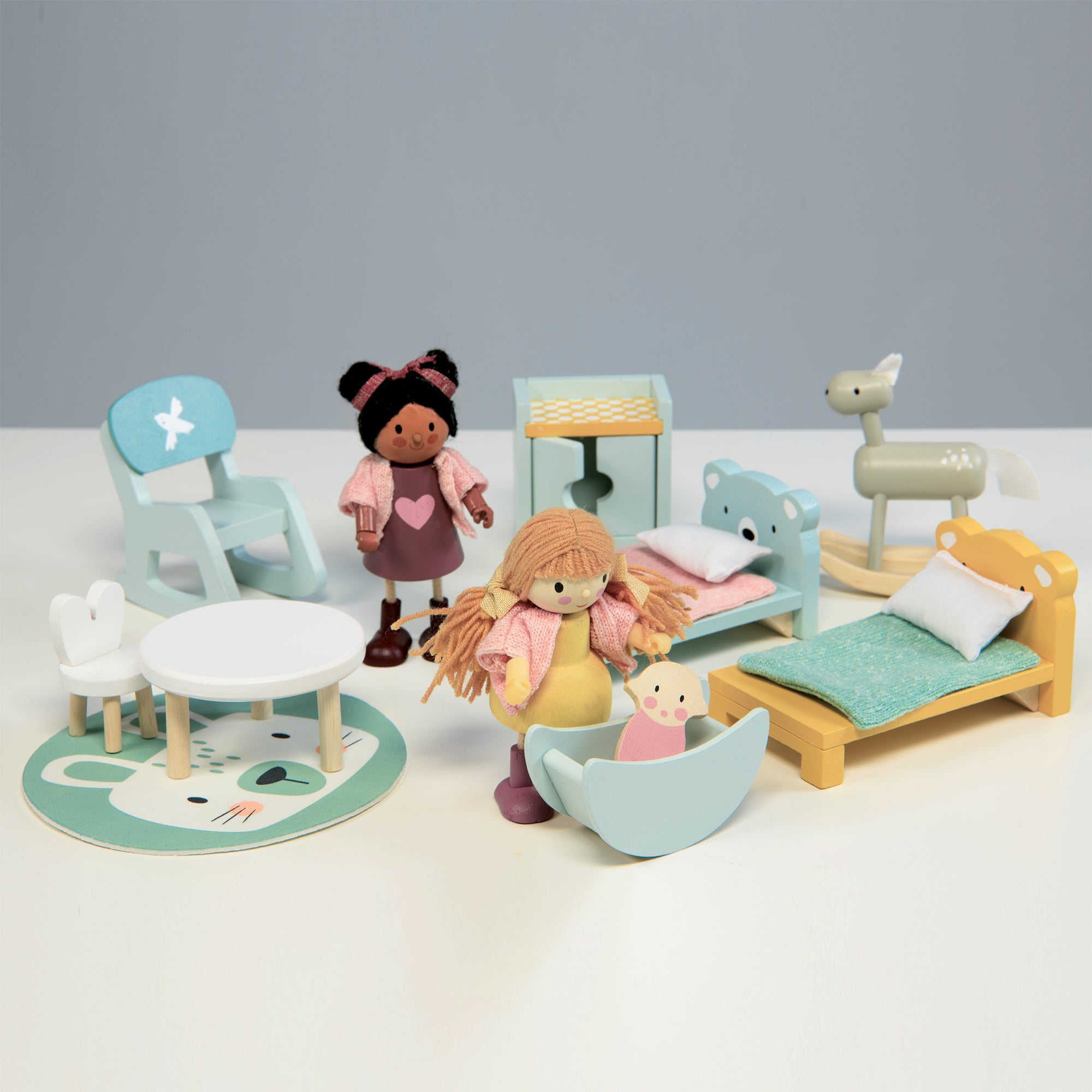 Dolls House Childrens Room Furniture – Tender Leaf