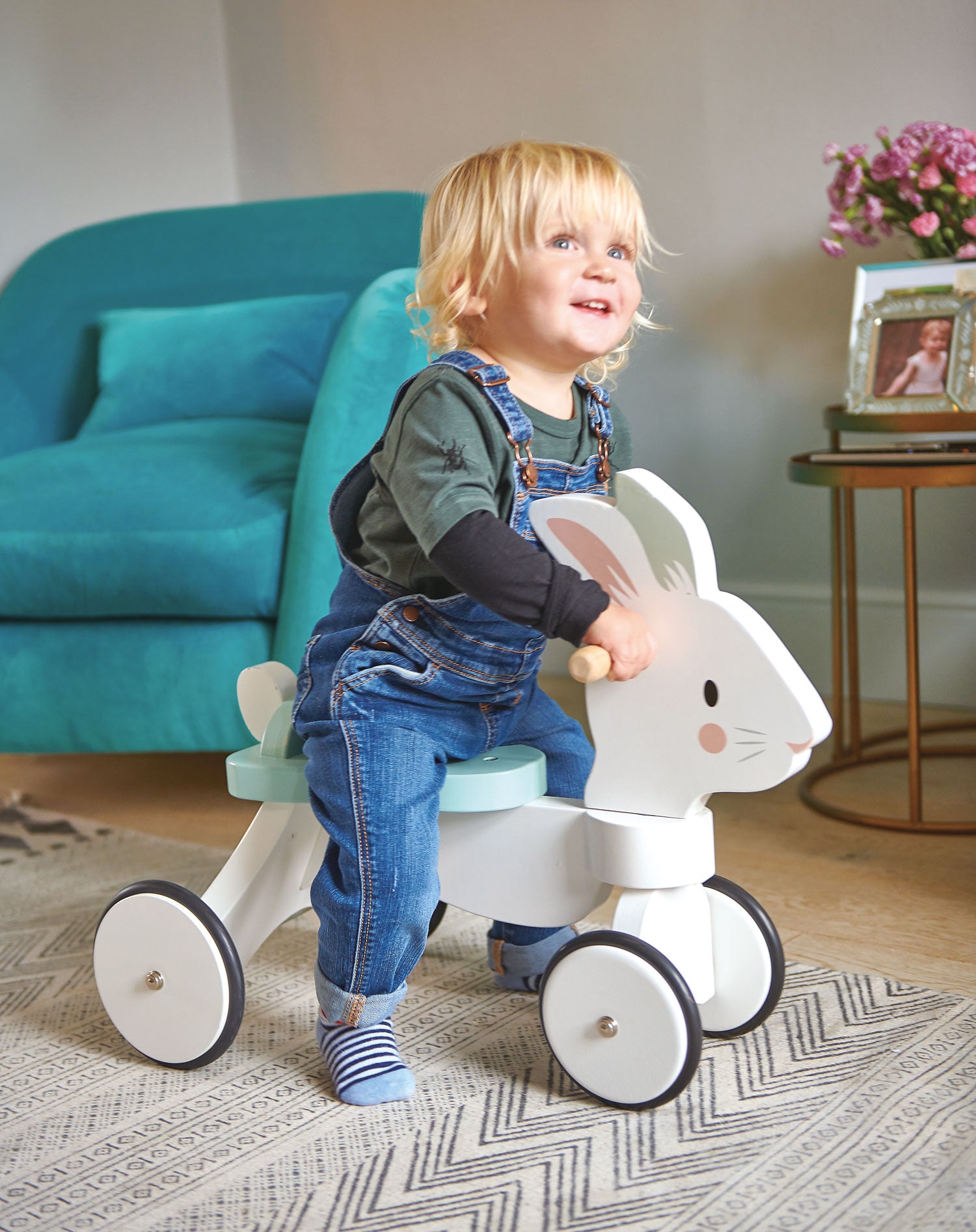 White Rabbit Riding A Tank Running Rabbit Ride On – Tender Leaf